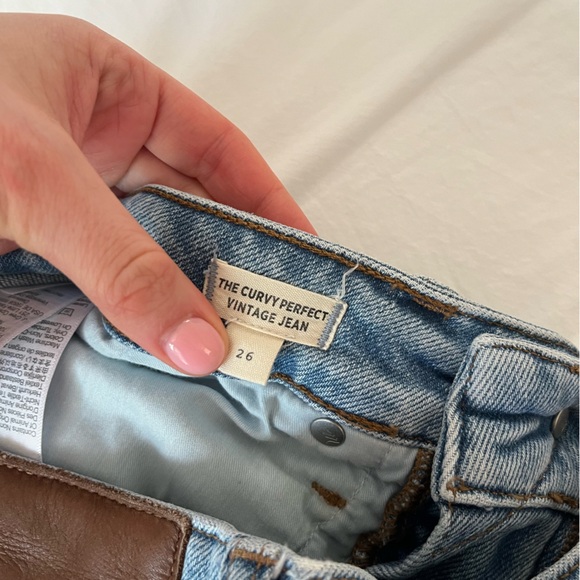 Madewell the curvy perfect vintage Jean - distressed knee - Picture 4 of 5